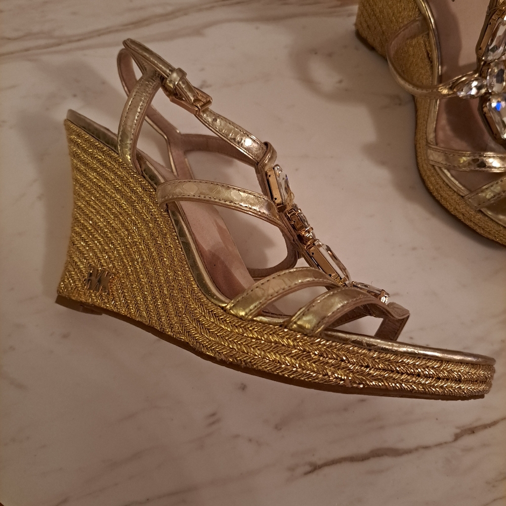 Shoes - Picture 2 of 5